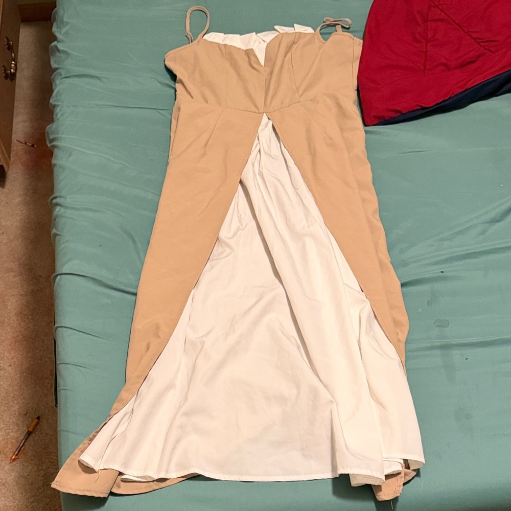 Chic Strapless Tan and White Dress